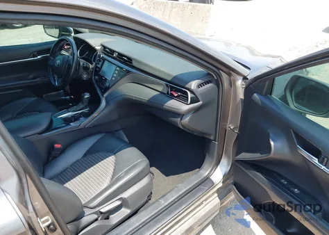 2020 Toyota Camry Se z USA, uszkodzony, nr VIN 4T1G11AK2LU506729